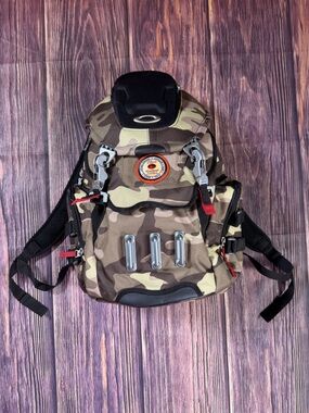 OAKLEY KITCHEN SINK BACKPACK Green Camo Tactical Field Gear Day Pack Bag